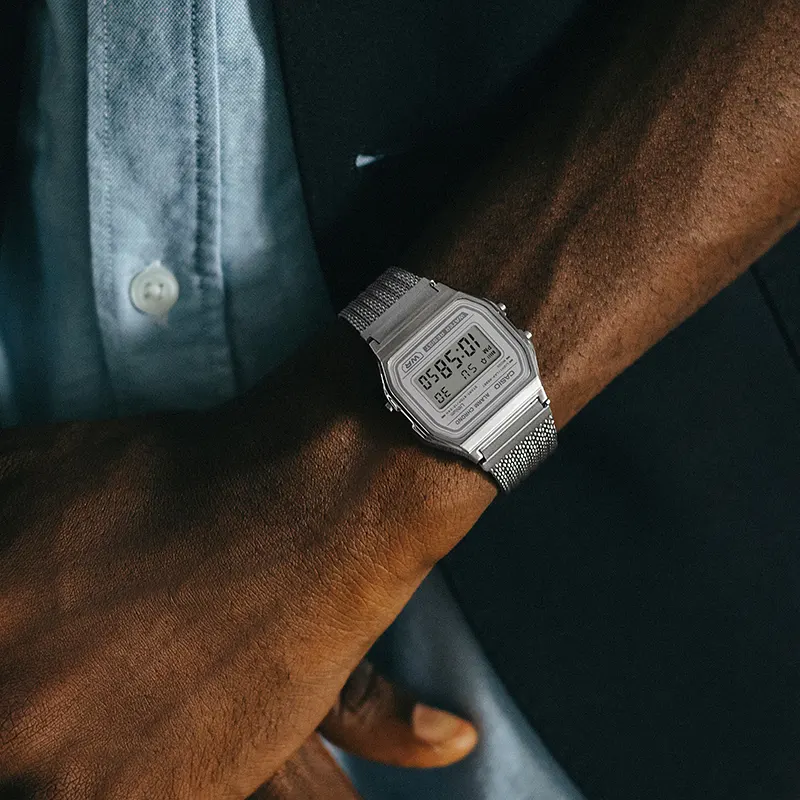 Casio Classic A158WEM-7 Vintage Digital Dial Mesh Band Watch