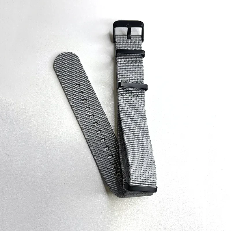 22mm NATO Watch Strap – Light Gray Nylon with Black Steel Buckle